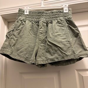 American Eagle Outfitters Olive Women's Cargo Shorts